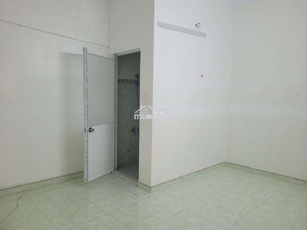 Nhà 1 trệt 2 lầu, đường rộng rãi, thoáng mát.khu dân cư an ninh sạch - 3