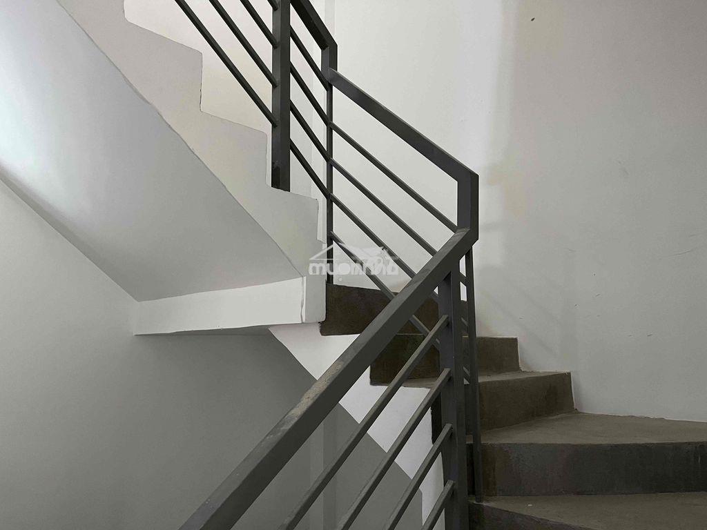 Cho thuê văn phòng- showroom-nguyên tầng - 270m2 - nguyễn văn hưởng - 4