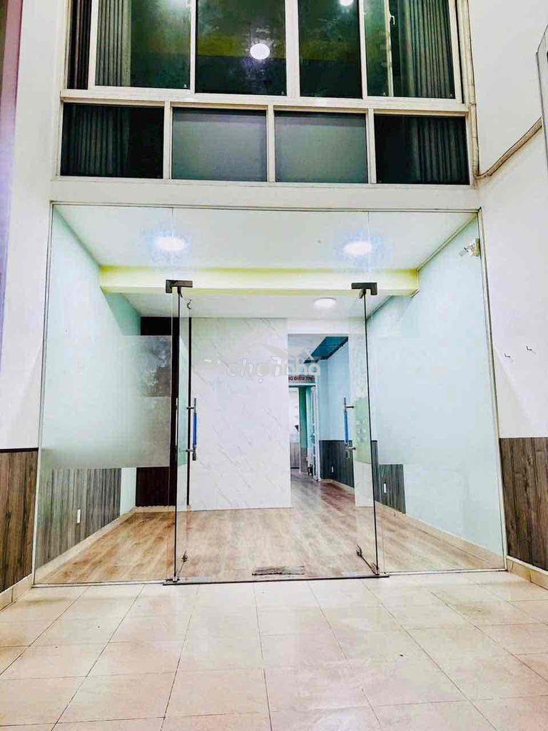 Cho thuê nhà mặt tiền chợ tân quy (5 tầng, 7 phòng,)