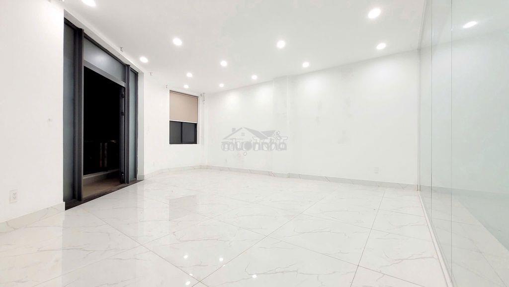 Cho thuê văn phòng góc 80m² ban công rộng, giá 14tr - vạn phúc city - 3