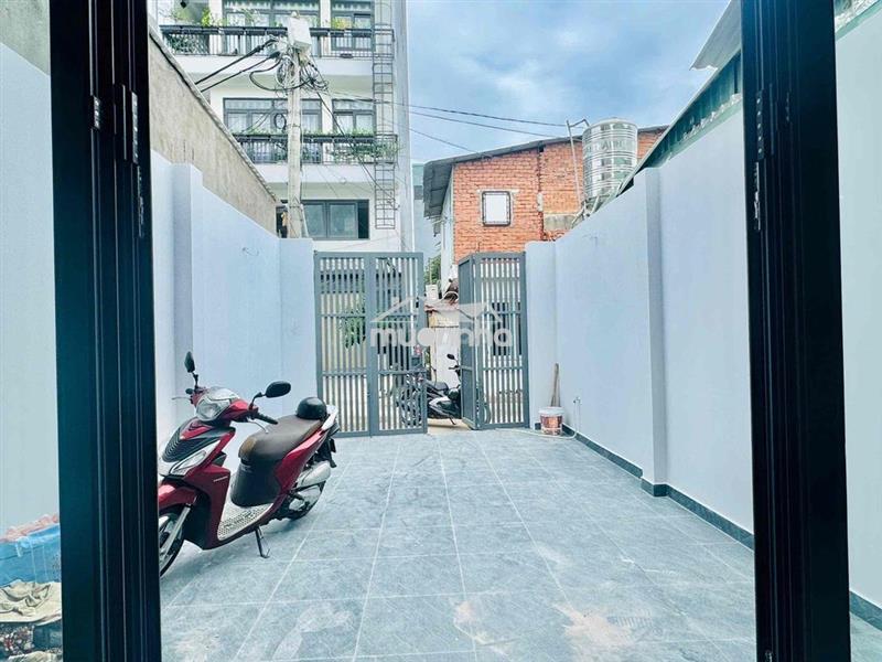 Nhà sân trước sân sau cực rộng rãi, 100m2 gồm 2pn