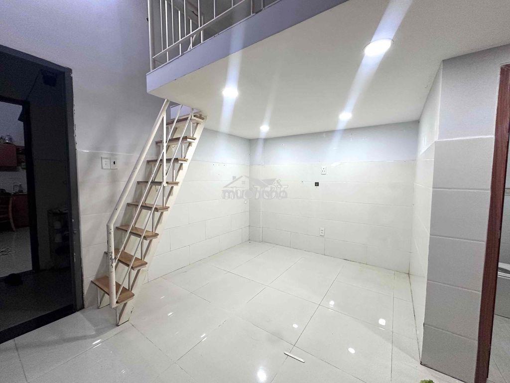 Phòng duplex cửa sổ trời siêu rộng thang may gần đại học văn hiến - 3