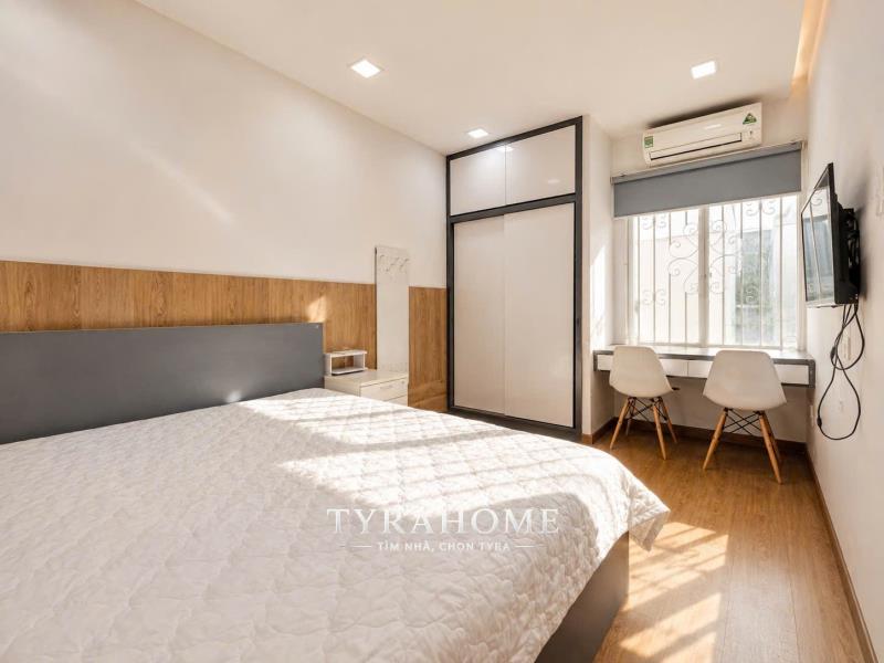 Cho thuê studio bancony rộng 50m2 - ngay tại trục đường phan đăng lưu, bình thạnh. giá có thể tl