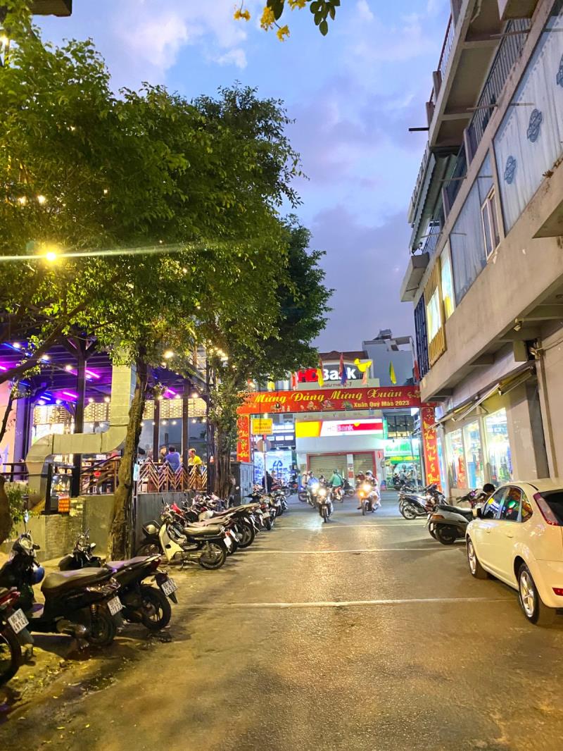 Phòng mới, sẵn nội thất. sát bên siêu thị emart vs vincom phan văn trị - 4