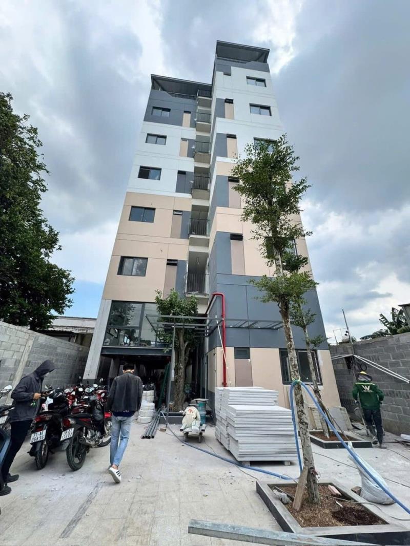 Cho thuê chdv giá đầu 4 nhưng full nội thất, ban công thoáng mát ngay tại suối tiên