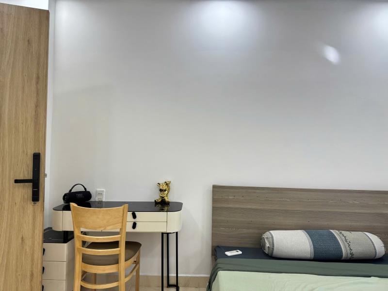 Căn hộ 1pn tách bếp - full nội thất - cửa sổ trời - gần dh hutech, văn lang, uth - chỉ 5p tới ngã tư hàng xanh - gần q1, q2, phú nhuận - 3