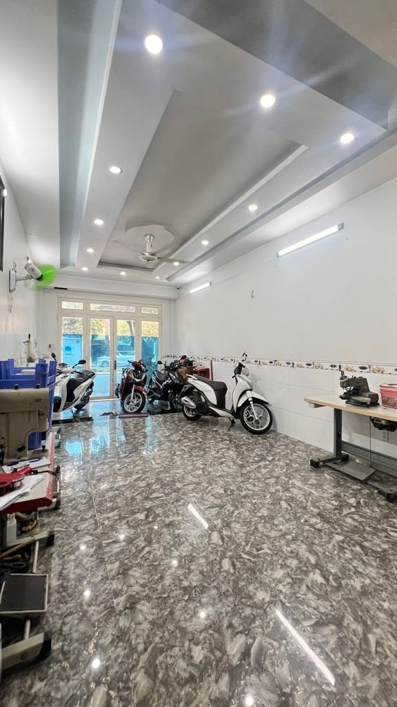 Mặt tiền lê thúc hoạch - phú thọ hoà - tân phú -dt: 4*19m – 16 tỷ  - 3