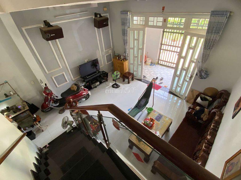Bán nhà 2 tầng sáng bên đông tăng long vị trí đẹp - 3