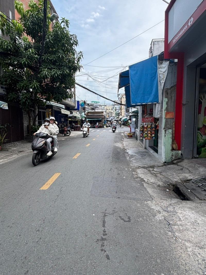 Ngay svđ phú thọ - mt công chúa ngọc hân – q.11 – dt: 8*20m – 22 tỷ 5 - 4
