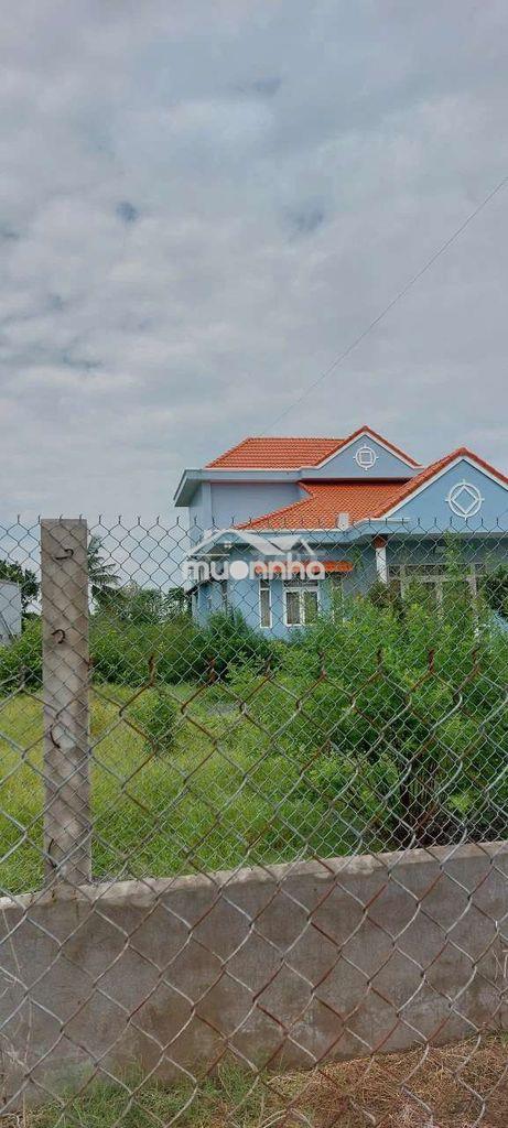 Giảm mạnh 2ty cần bán gấp căn biệt thự view sông gần chợ mới gò công.