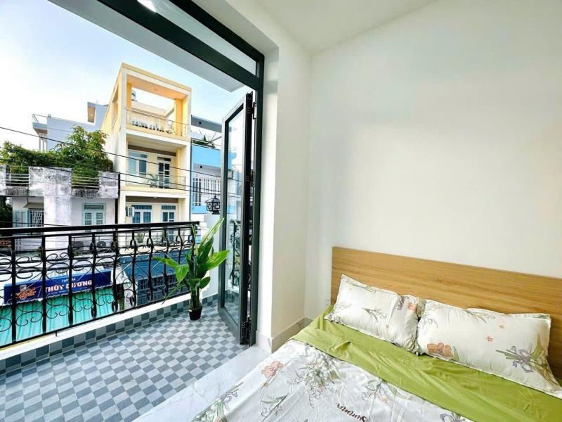 Studio full nội thất - ban công mặt tiền đường - ngay dh văn lang, iuh