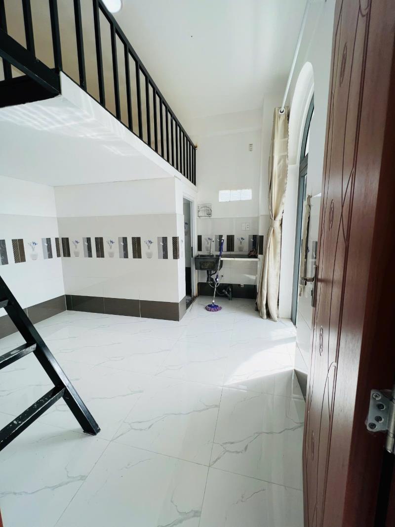 **Cho thuê căn hộ duplex đẹp – phòng rộng ban công gần đh ngoại thương, hutech, uef, gtvt** - 4