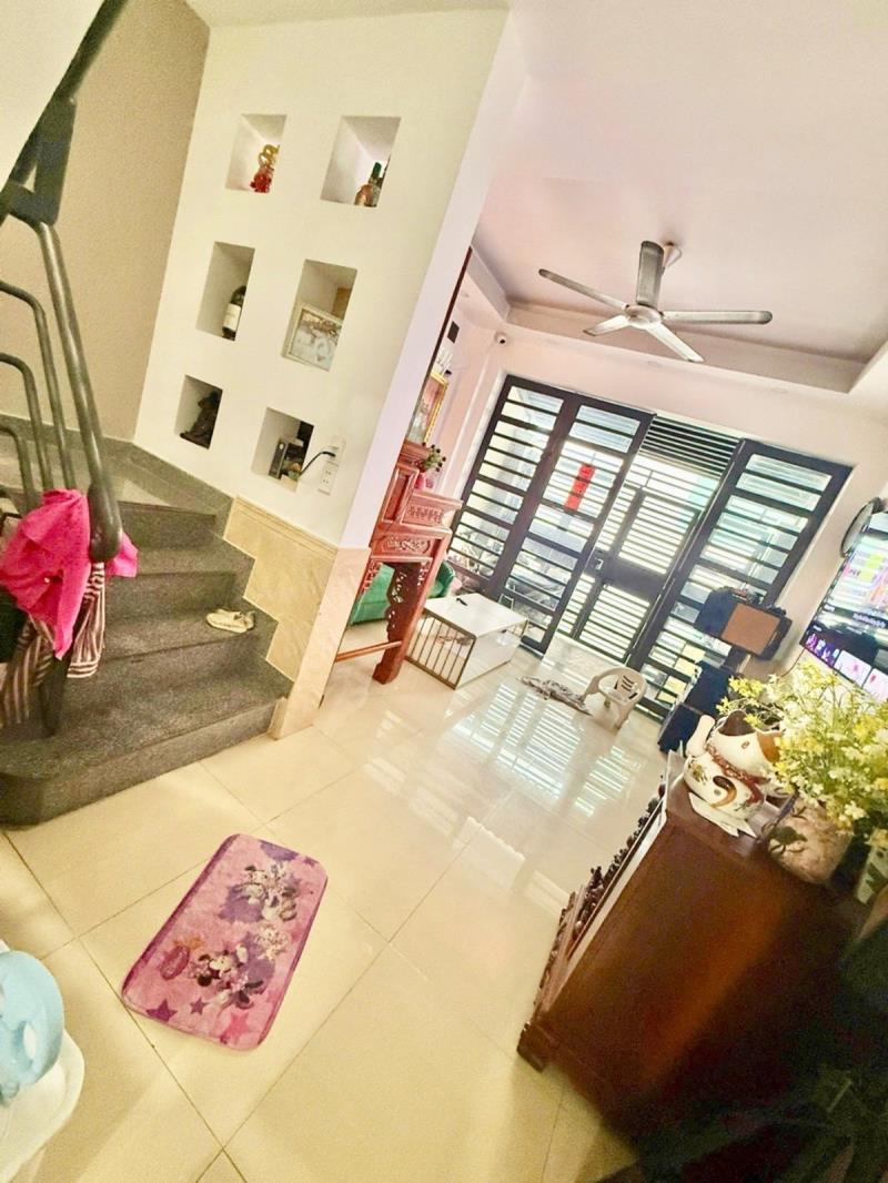 Nhà bán đinh bộ lĩnh 2 tầng sổ hồng riêng