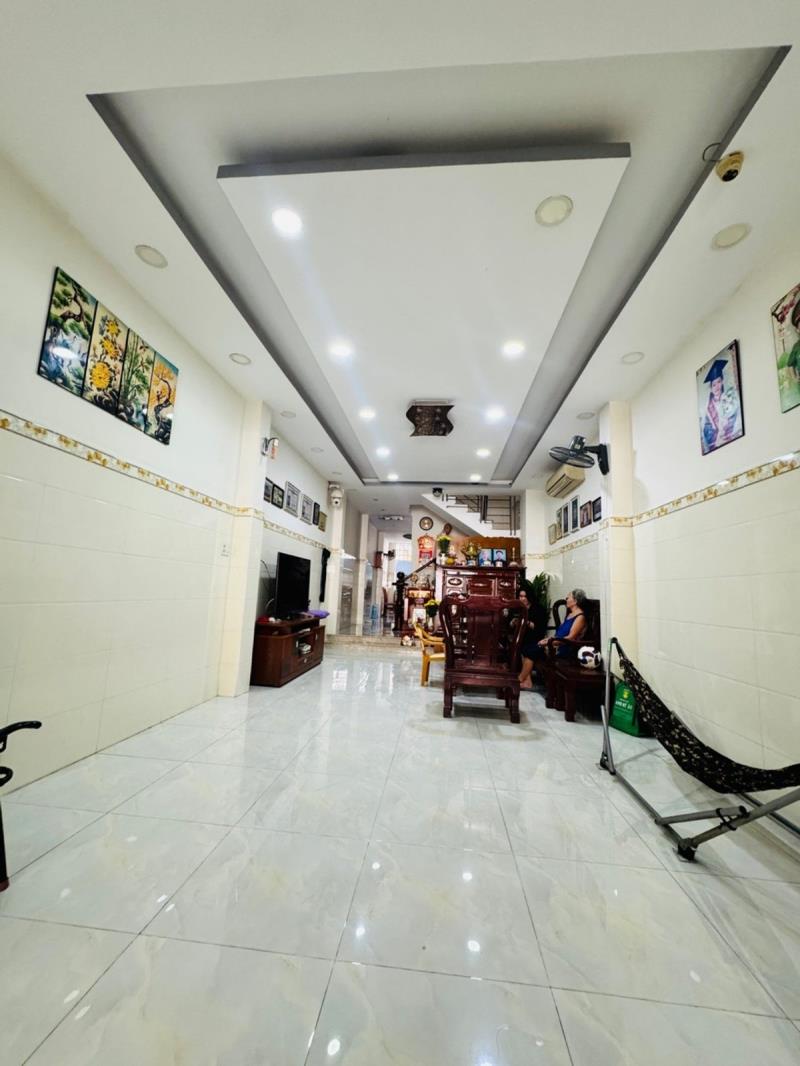 Trung tâm q.8 – âu dương lân – 4 tầng – dt: 4.2*24.5m – 13 tỷ 8 - 2