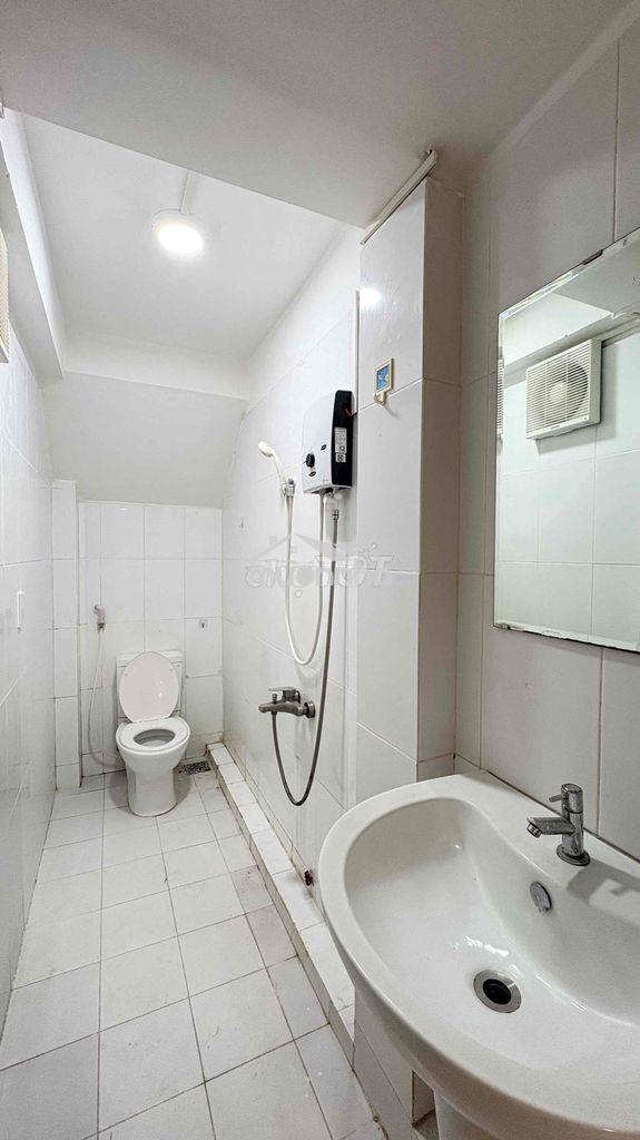 Cho thuê căn hộ 2pn+ 2wc sân vườn full nội thất ngay bến thành, quận 1 - Ảnh 2