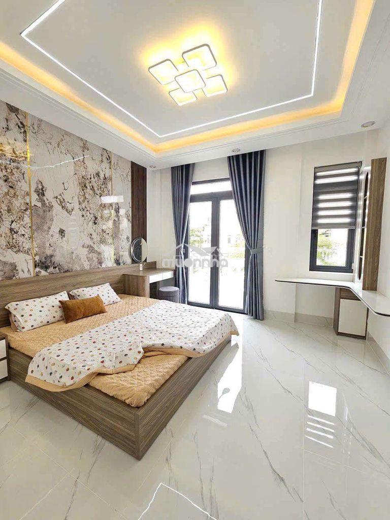 Nhà 2 lầu khu dân cư thông dụng vỉa hè 8m - 4