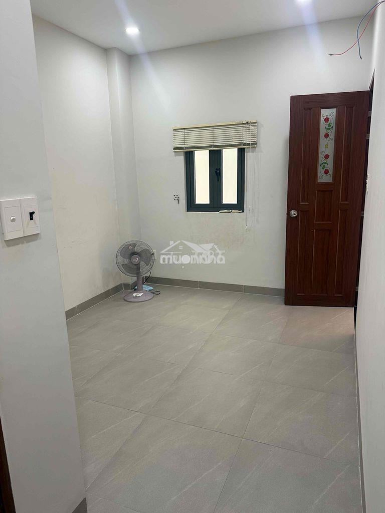 Cho nữ thuê phòng còn trống 3tr5 ưu tiên 1 chiếc xe