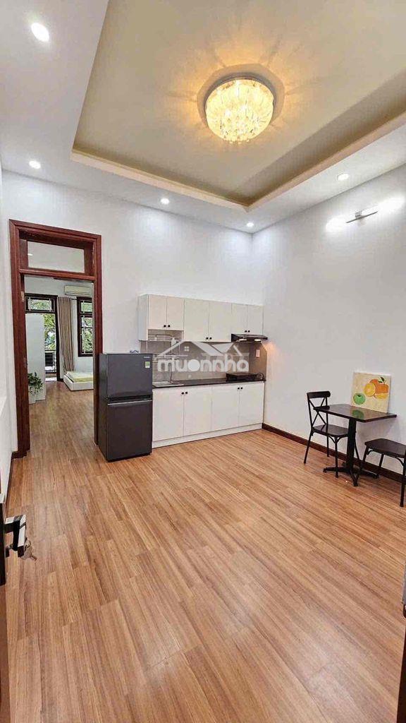 Siêu phẩm 1 phòng ngủ hơn 50m2 - ngay ngã tư hàng xanh