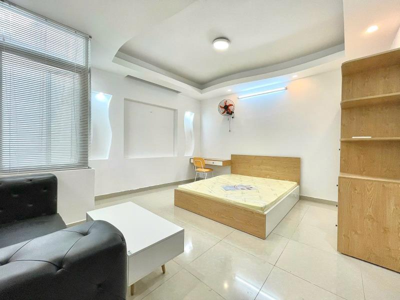 Cho thuê penhouse 50m2 có máy giặt riêng ngay chợ bà chiểu - cầu bông - đại học hồng bàng - uef