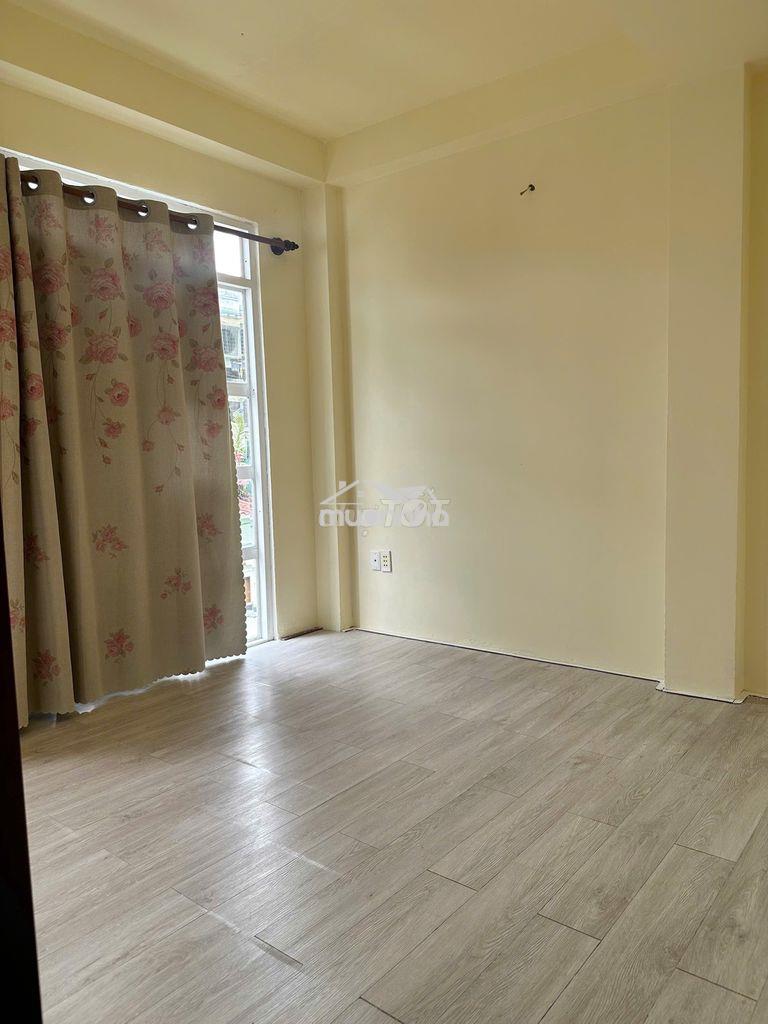 Phòng mới cửa sổ to, cửa ban công to ngập sáng bao điện nước - Ảnh 2