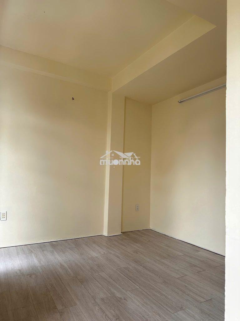 Phòng mới cửa sổ to, cửa ban công to ngập sáng bao điện nước - Ảnh 3