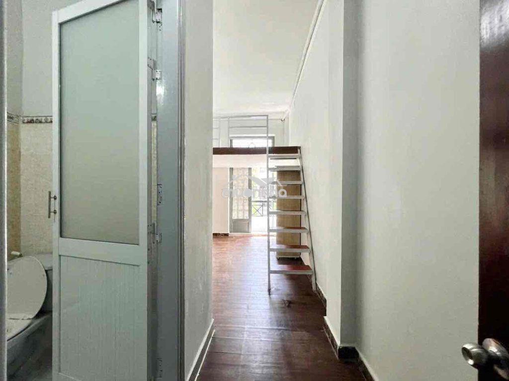 Duplex ở được 4 người ngay trung tâm q3 - 4