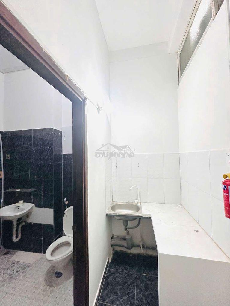 Phòng trọ giá rẻ đường thích quảng đức - Ảnh 4