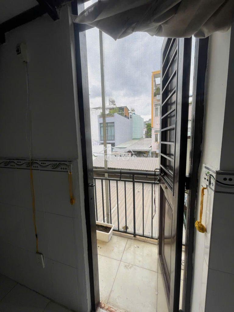 Cho thuê phòng trọ ngã tư hàng xanh, 4,5 triệu, 20m2, có gác, ban công - 2