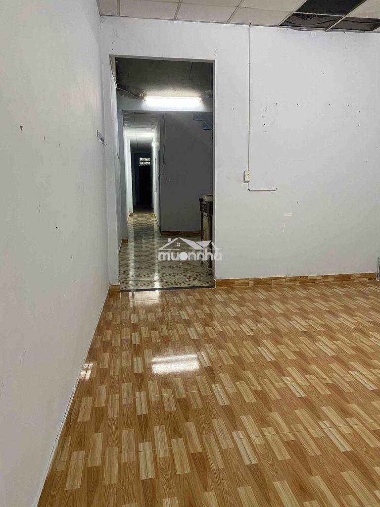 Nhà 4m x 40m , có lầu , hẻm xe hơi , gần chợ phú lạc , đt *** - 3