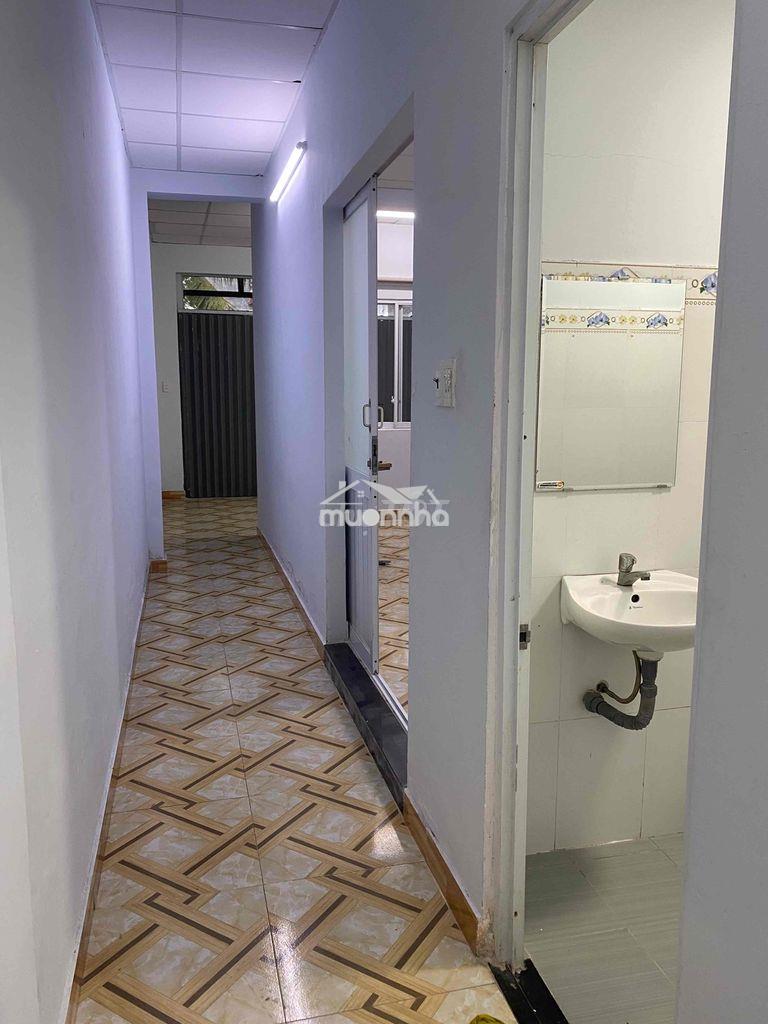 Nhà 4m x 40m , có lầu , hẻm xe hơi , gần chợ phú lạc , đt *** - 4