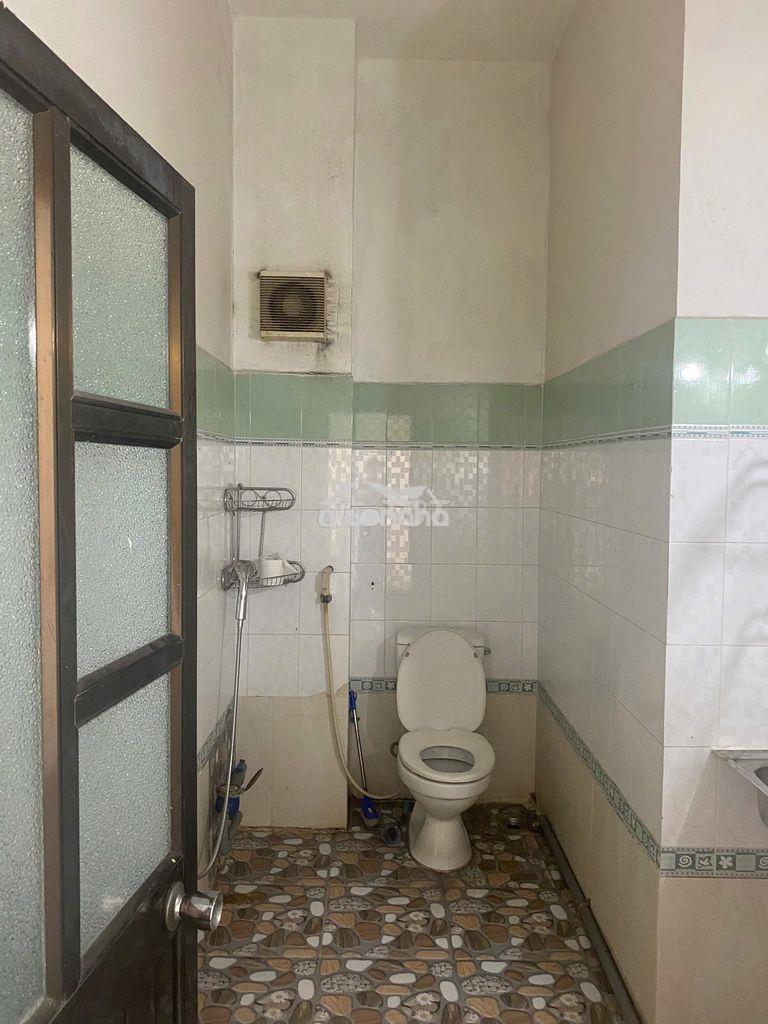Nhà trọ mặt tiền - quận 7- cách chợ 500m - 3