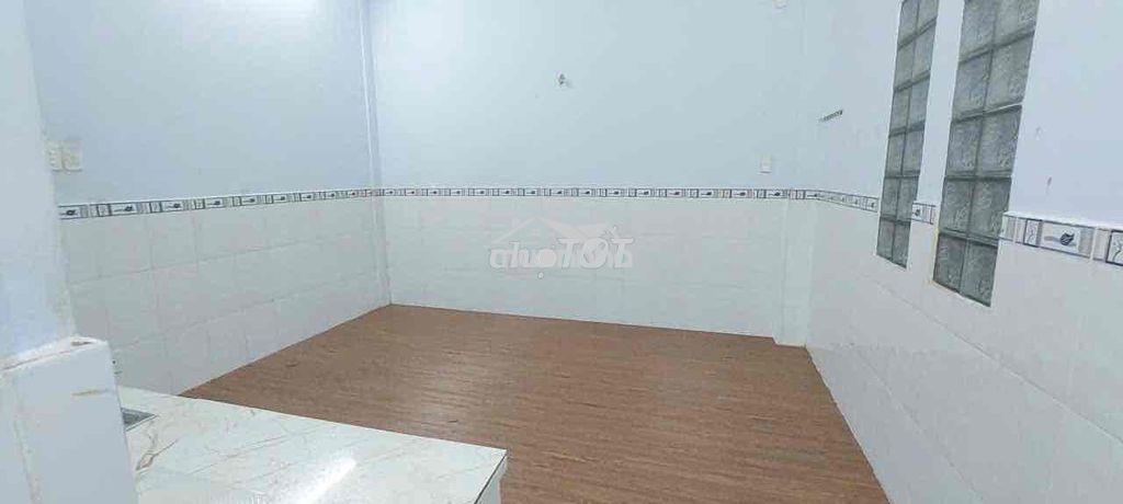 Phòng trọ ngay cầu nguyễn văn cừ - Ảnh 2