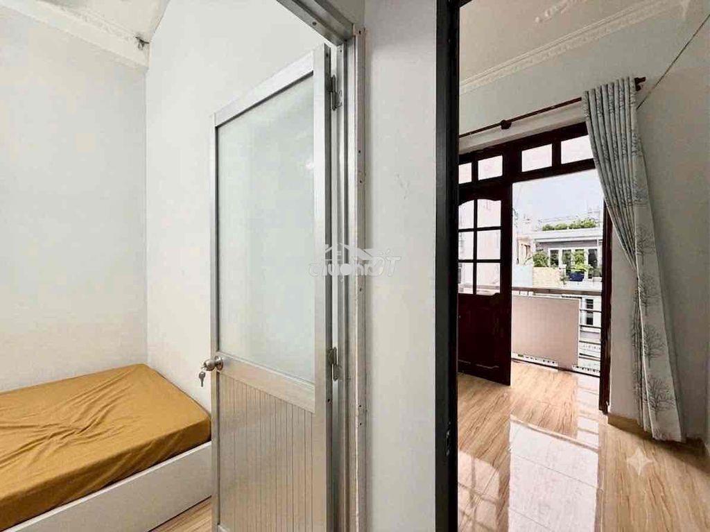 Cho thuê căn hộ dịch vụ 2 phòng ngủ full nội thất bancol ngay aeon - 3
