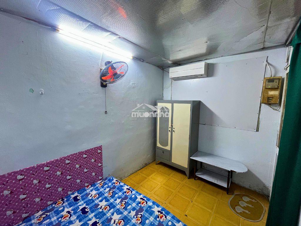 Phòng trọ quận 3 - tiện nghi - nội thất cơ bản  - nhà vệ sinh riêng - 3