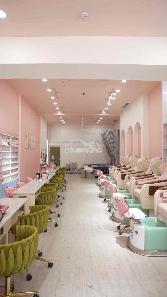 Sang tiệm nail-mi-gội đầu cao cấp ngay ngã 4 gò vấp, siêu rộng 2 lầu
