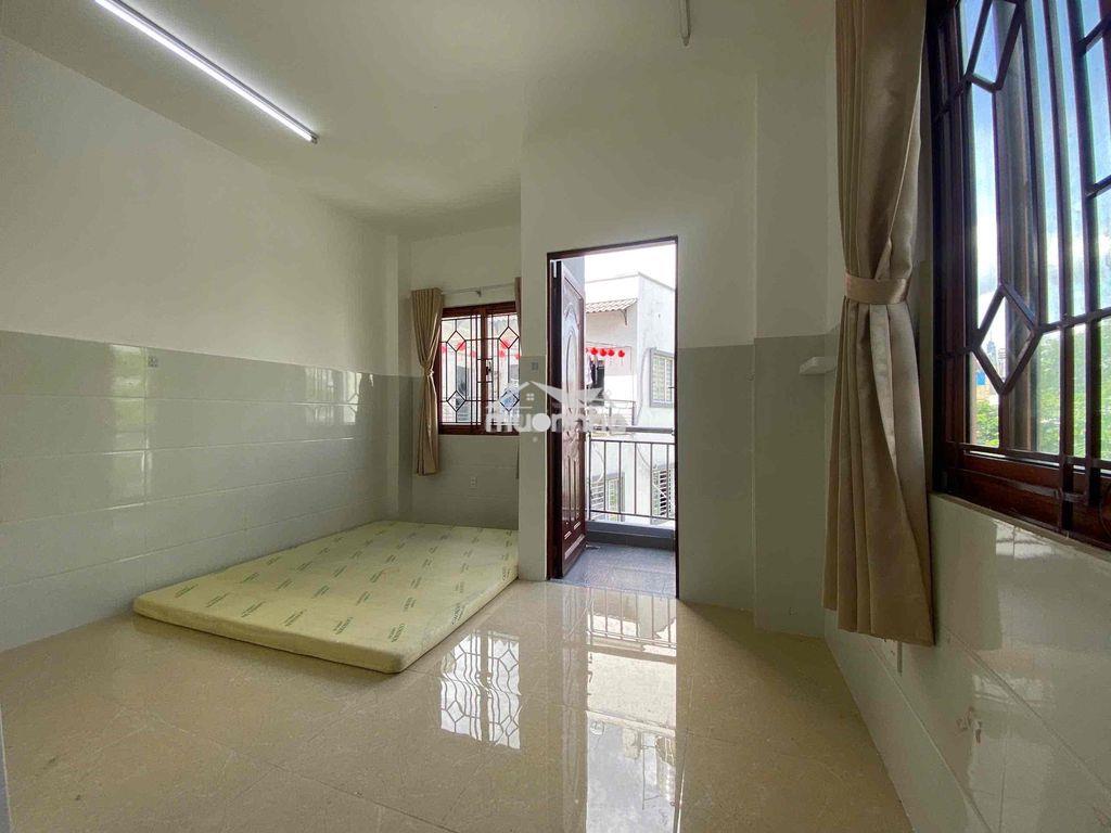 Cuối đường hoa sữa, đi bộ ra phan xích long 150m - Ảnh 2