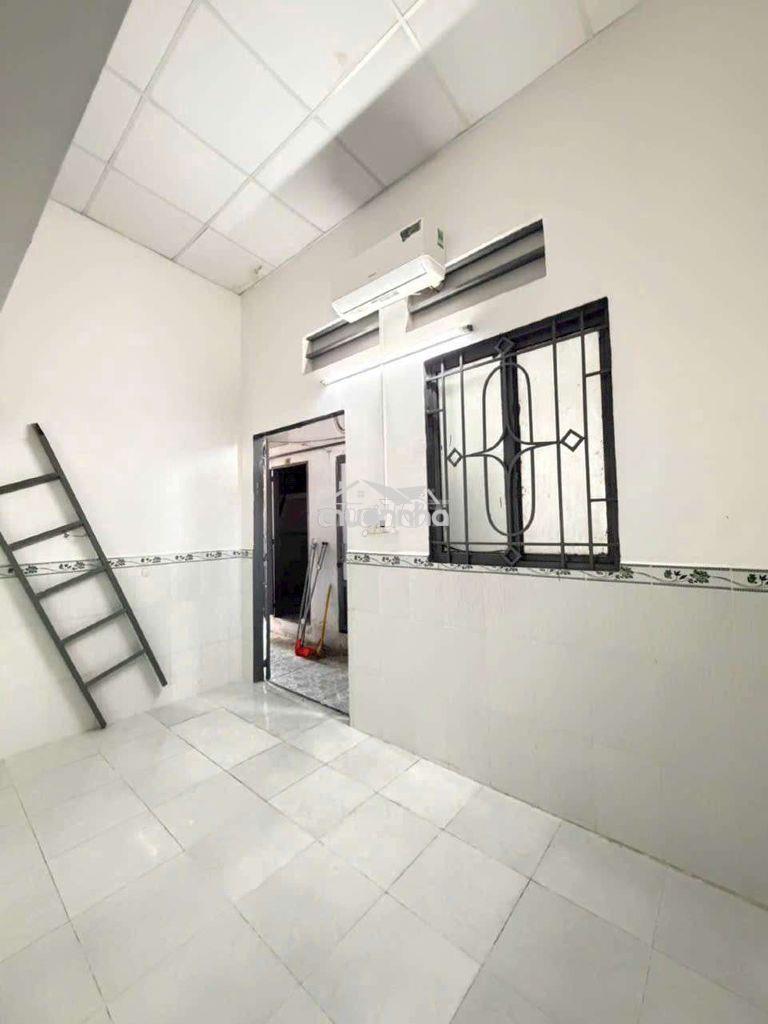 Phòng trọ rộng , gác cao, có máy lanh, tủ đồ ở dc 4,5 ,người - Ảnh 2