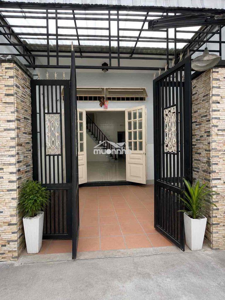 Nhà 60m2 cách tên lửa 200m, sơn sửa nhẹ, vào ở ngay, 2 tàng, 2 pn