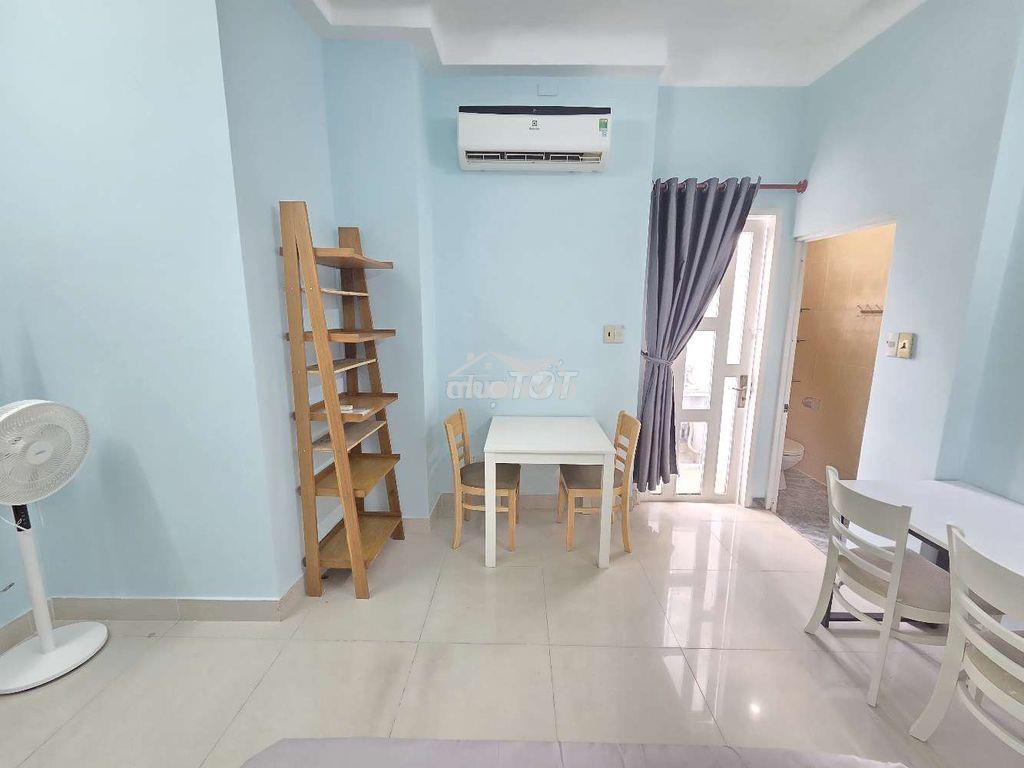 Chính chủ. đủ nội thất, ban công bếp, 35m2. tự do, gần hutech, kinh tế - Ảnh 2