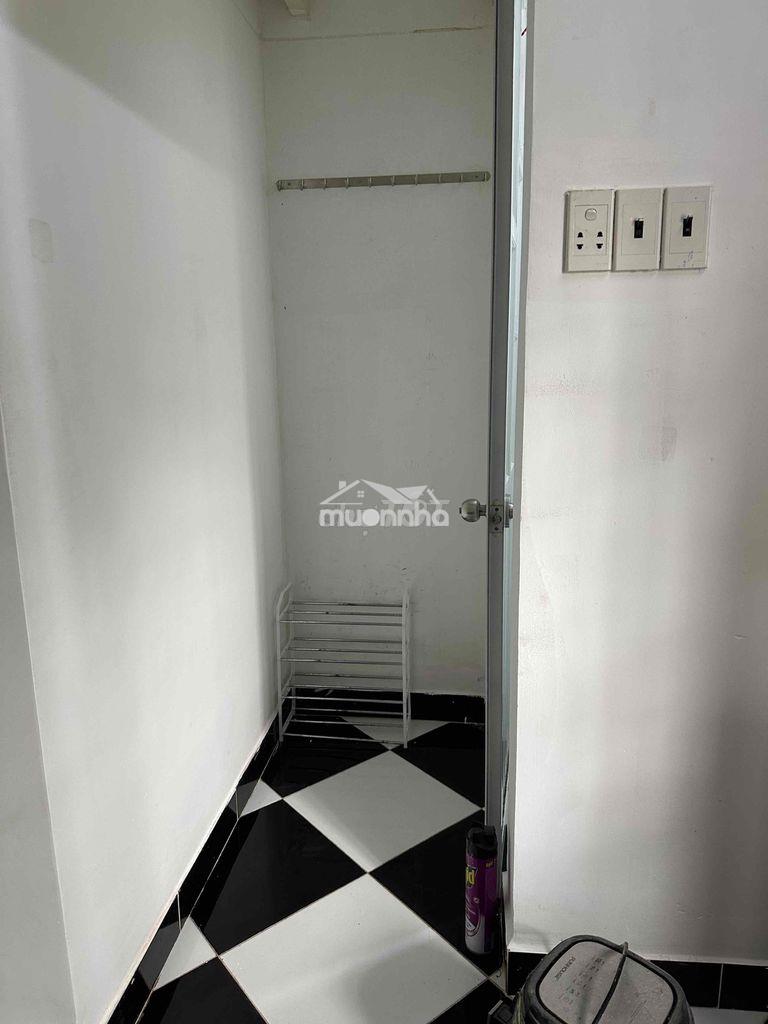 Phòng có gác lửng, có ban công - Ảnh 4