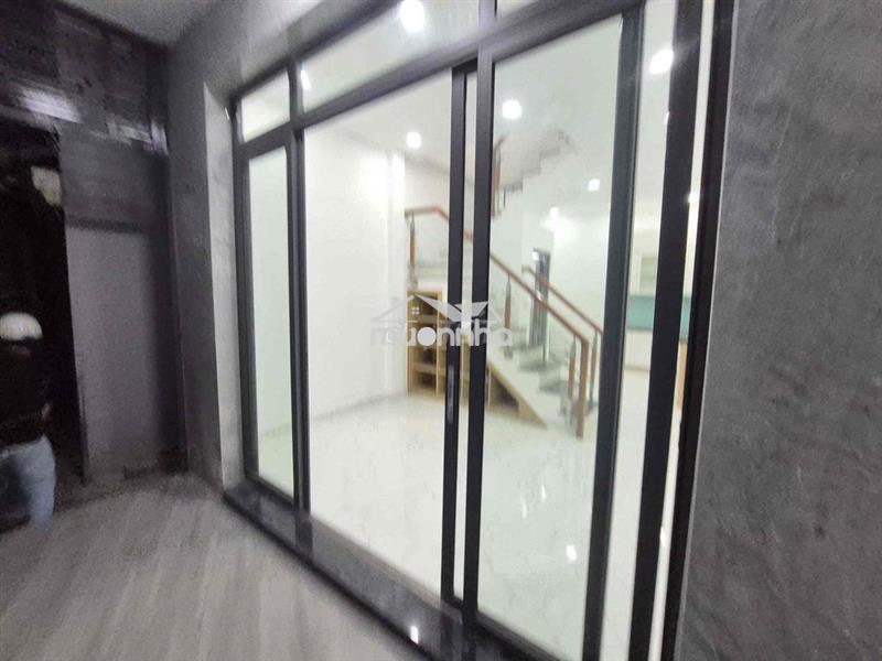 Cho thuê nhà nguyên căn full nội thất ngay cầu chữ y