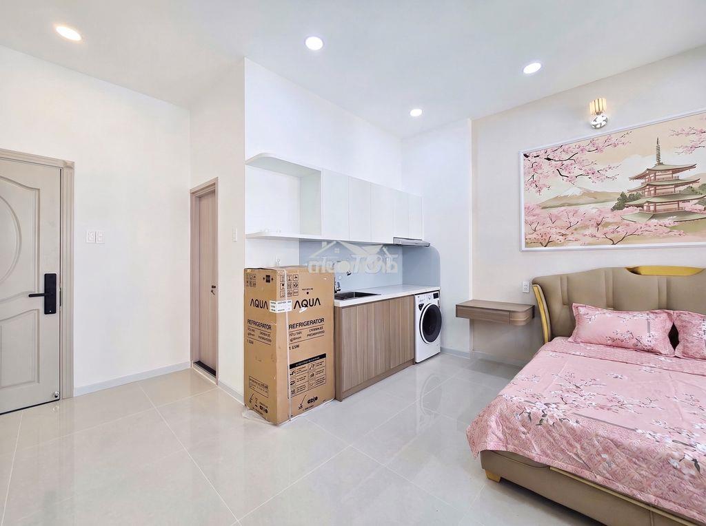 Phòng đẹp, có sẵn máy giặt riêng, rộng rãi cho 2 người ngay quận 7 - Ảnh 2