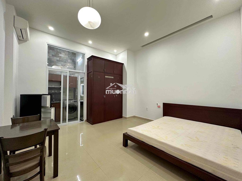 Căn hộ tầng trệt full nội thất / tách bếp , gần vòng xoay dân chủ - 2