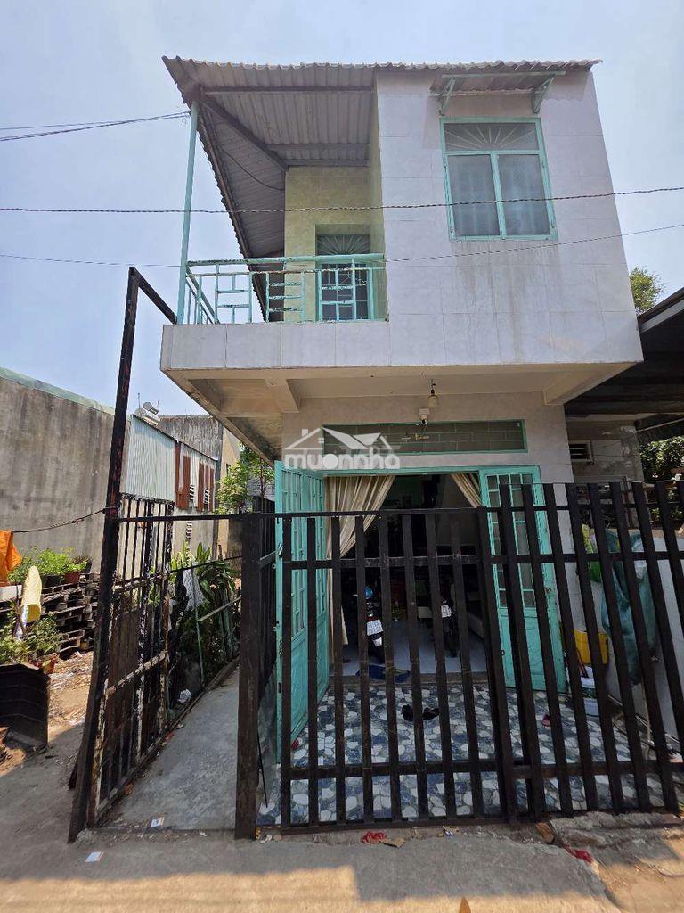Nhà trọ 100m 1 trệt 1 lầu + 2 phòng trọ gần ngã tư tư chiêu liêu dĩ an