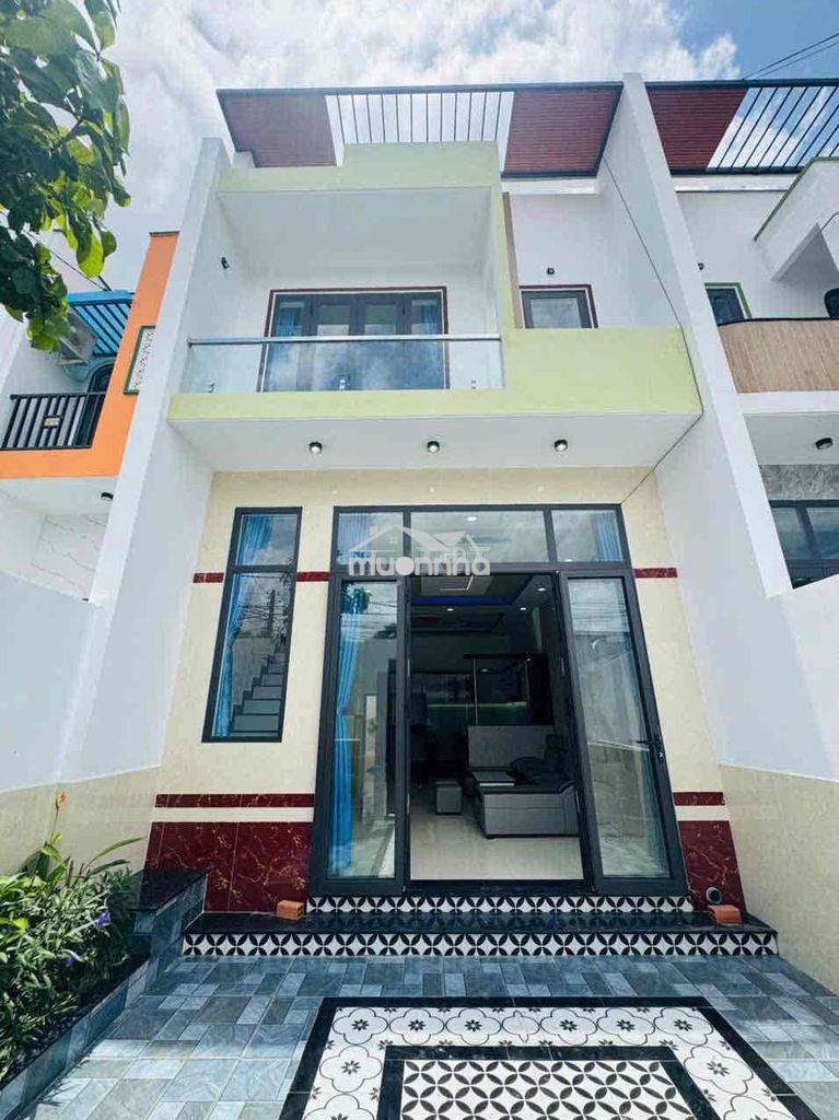 Nhà siêu vip cách hóc môn 5’ đi xe - 2