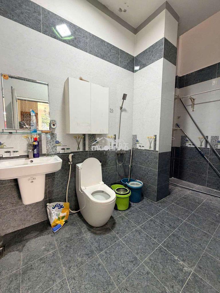 Cho thuê biệt thự dt 150m2 ngang 7 gần sân vận động đông hòa - 2