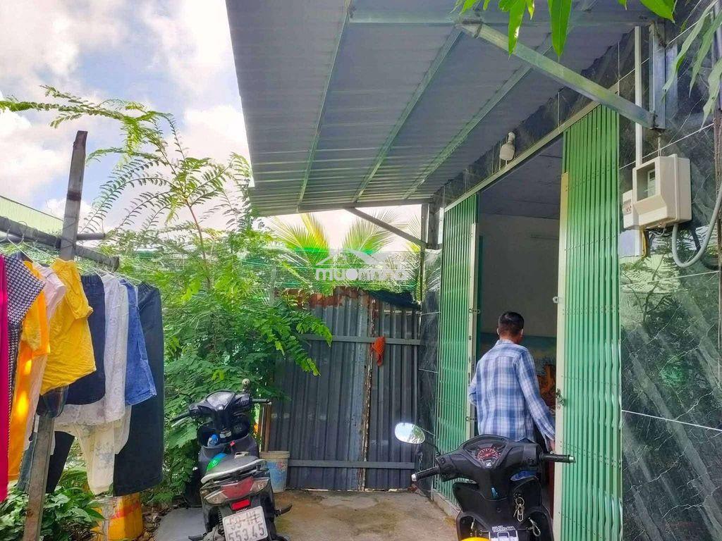 Đang cho thuê cần bán gấp nhà nhỏ ở cầu rạch tôm - 3