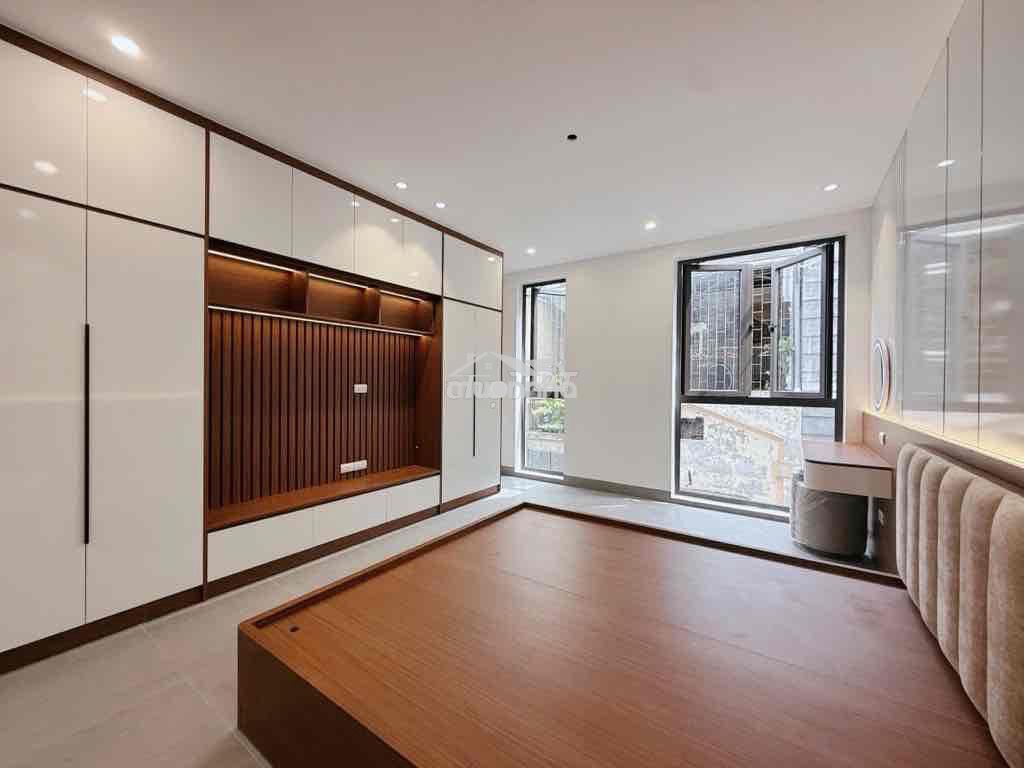 Bán nhà kim đồng giáp bát hoàng mai 7 tầng thang máy 41m 17,5 tỷ - 2