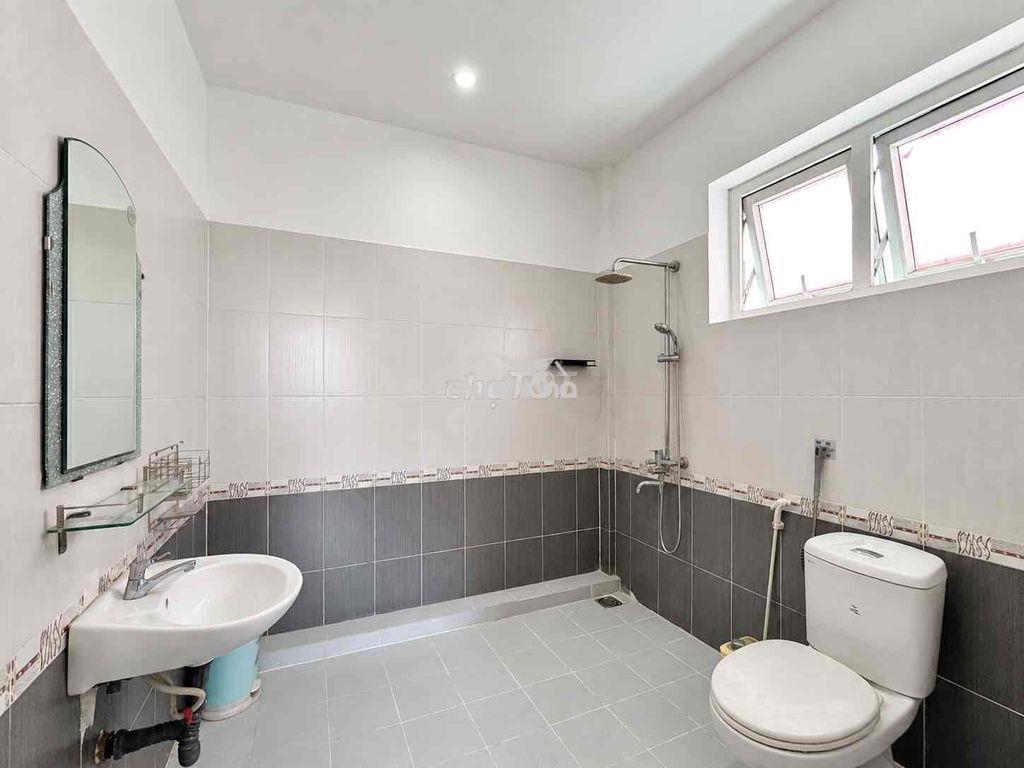 Phòng mới xây có ban công riêng trung tâm thủ đức - Ảnh 4