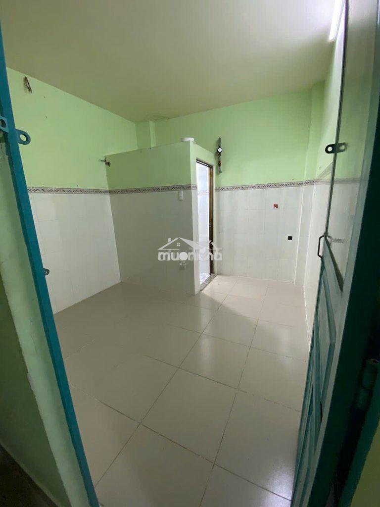 Phòng trống thoáng ngay cầu chữ y, q8, 12m2, 2.4tr - Ảnh 2